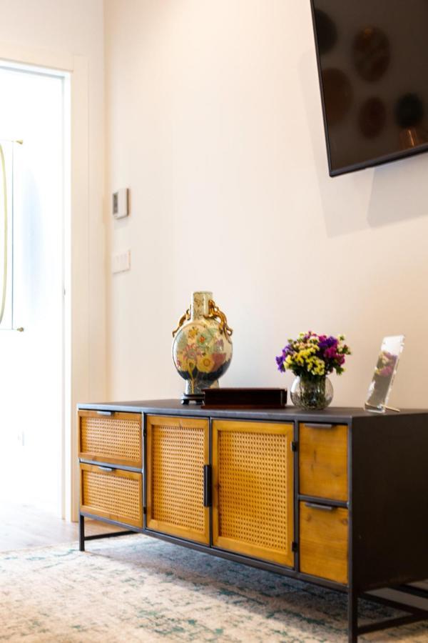 Stupendo- Two Rooms, Patio With Refreshing Pond-Center-Air Conditioning-Free Park Lisboa Exteriör bild