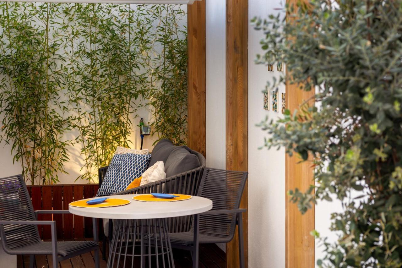 Stupendo- Two Rooms, Patio With Refreshing Pond-Center-Air Conditioning-Free Park Lisboa Exteriör bild