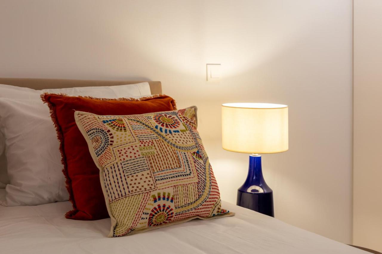 Stupendo- Two Rooms, Patio With Refreshing Pond-Center-Air Conditioning-Free Park Lisboa Exteriör bild