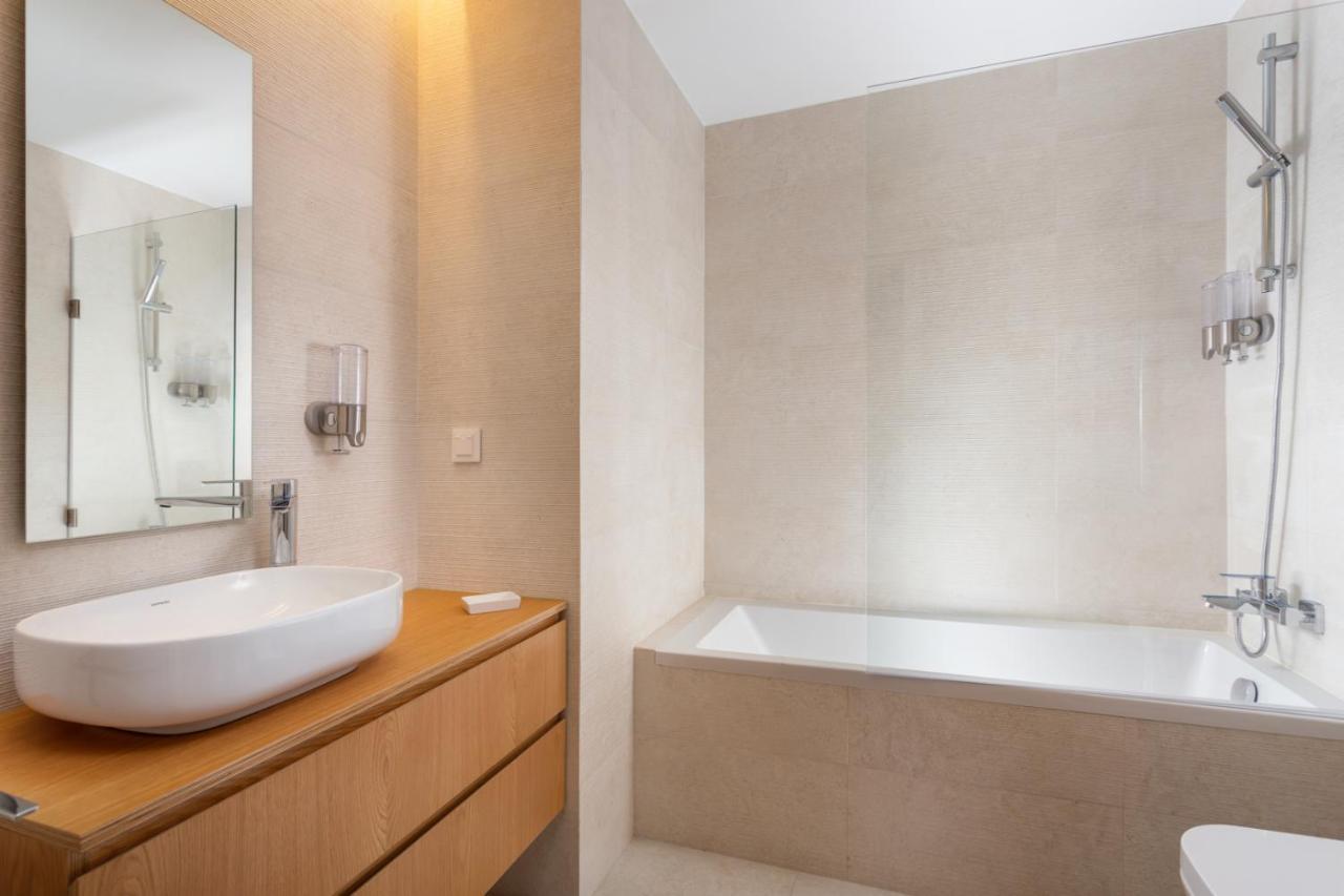 Stupendo- Two Rooms, Patio With Refreshing Pond-Center-Air Conditioning-Free Park Lisboa Exteriör bild