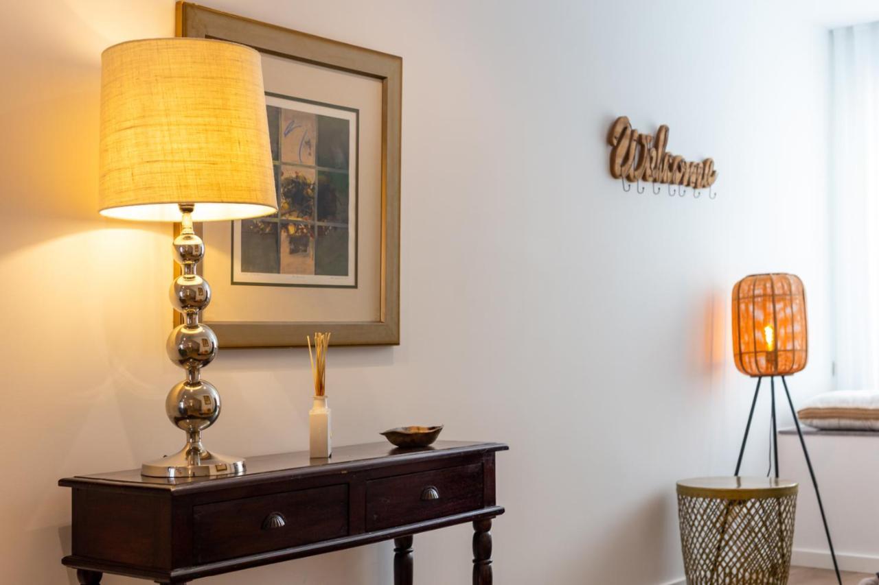 Stupendo- Two Rooms, Patio With Refreshing Pond-Center-Air Conditioning-Free Park Lisboa Exteriör bild